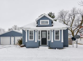 404 5th St SW, State Center, IA 50247