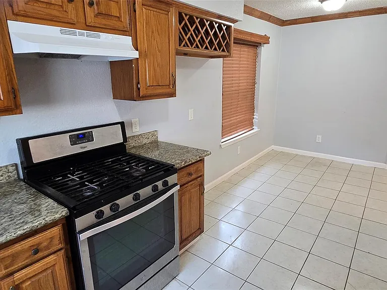 6311 Dawnridge Dr — Photo 12