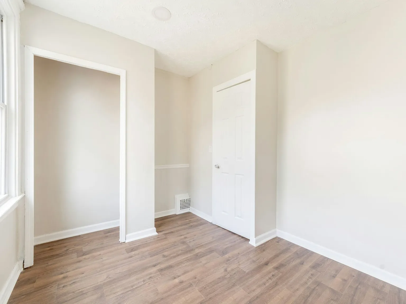 6709 Lawn Avenue — Photo 3