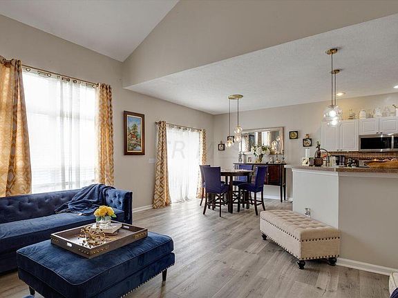 5th image of 724 Mystic Pointe Dr