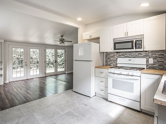 4th image of 5108 Sunny Meade Ln