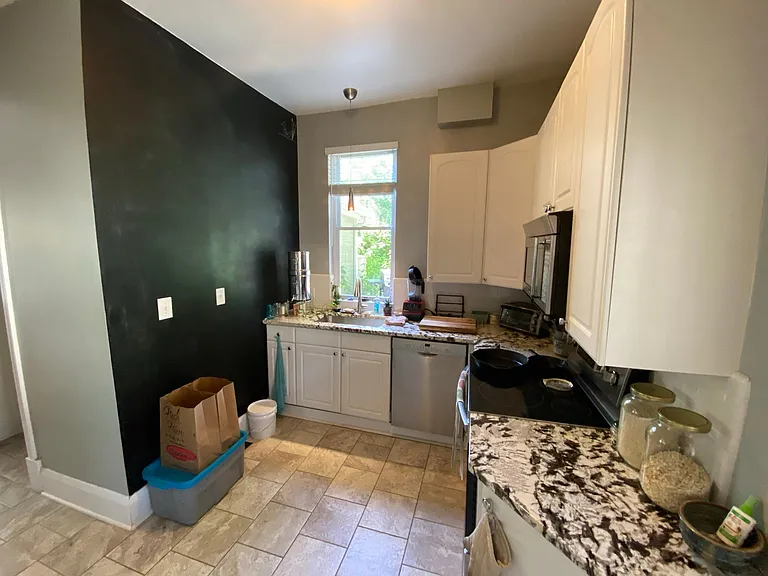 New Granite and chalkboard paint in the kitchen! Fun!