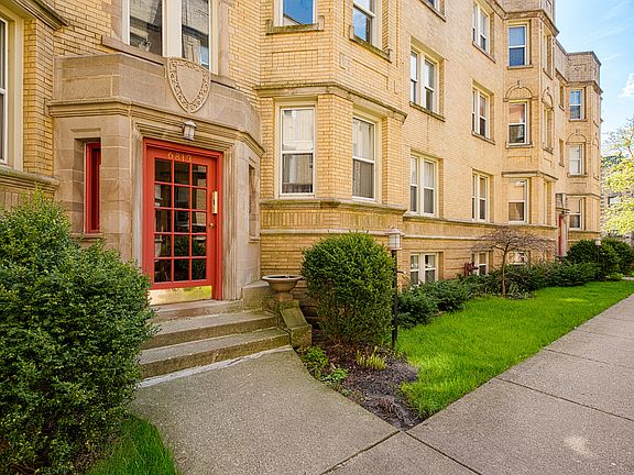 2nd image of 6813 N Lakewood Ave APT 2W