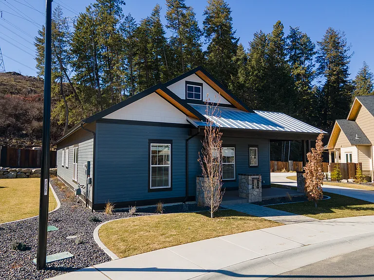 1220 W Spring Ln — Photo 1