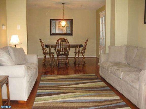 3rd image of 604 Cherry Wood Ct