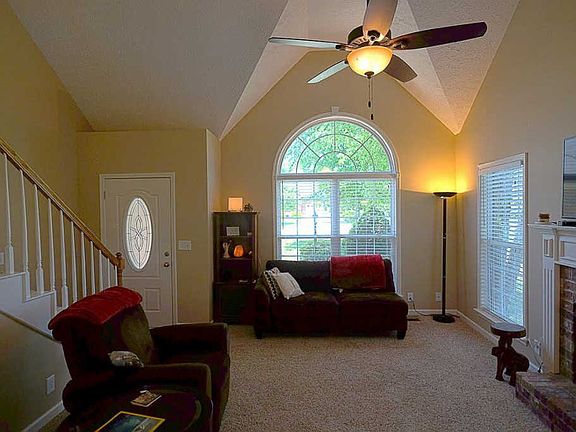 3rd image of 9003 Merlot Dr