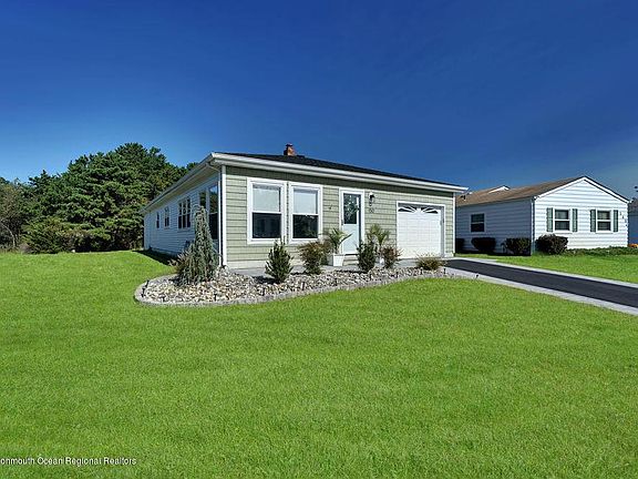 3rd image of 150 Bonaire Dr