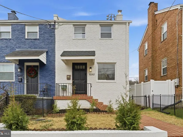4243 Hildreth St SE, Washington, DC 20019