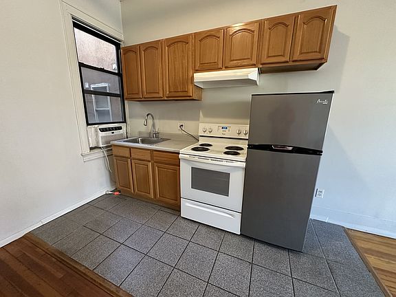 3rd image of 30-59 Steinway St #E2