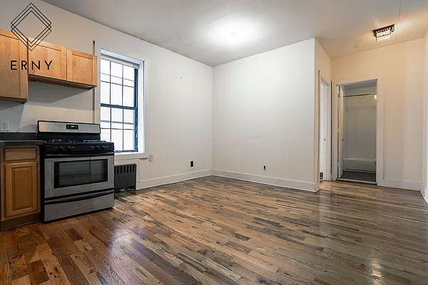 Rented by ERNY LLC | media 35