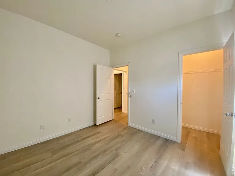 4033 Spring Line St — Photo 12
