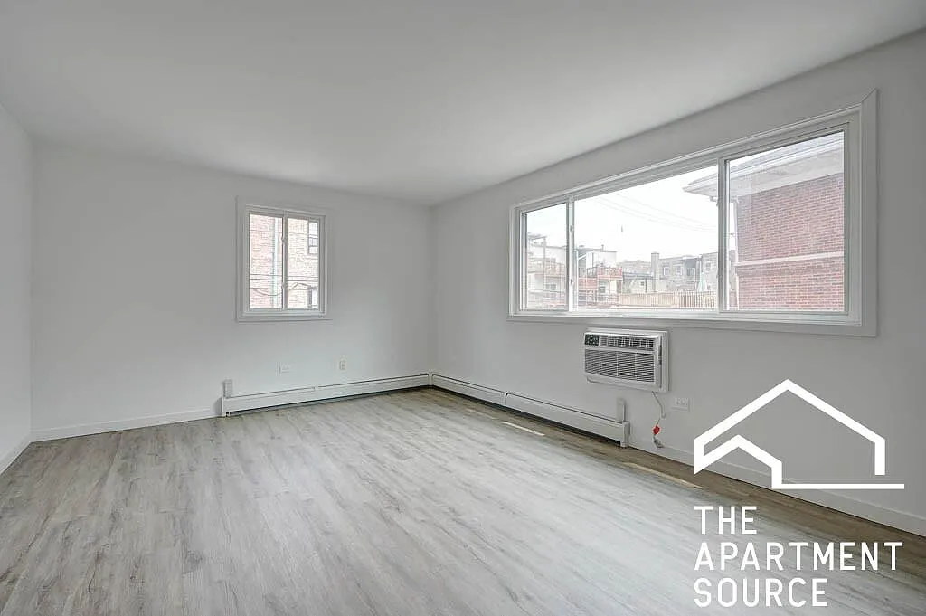 7621 North Sheridan Road #2H — Photo 2