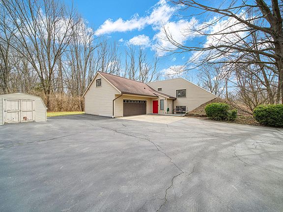 3rd image of 4711 Draper Rd