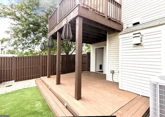 3rd image of 2313B Montauk Dr