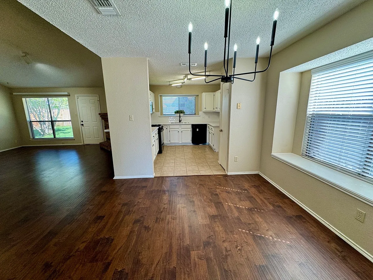 3 bed, 1475 sqft, $2,500 — Photo 3