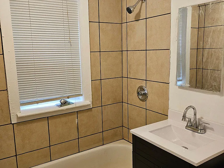 6639 S Perry Ave #2S — Photo 8