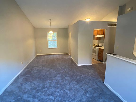3rd image of 930 Highland Ave
