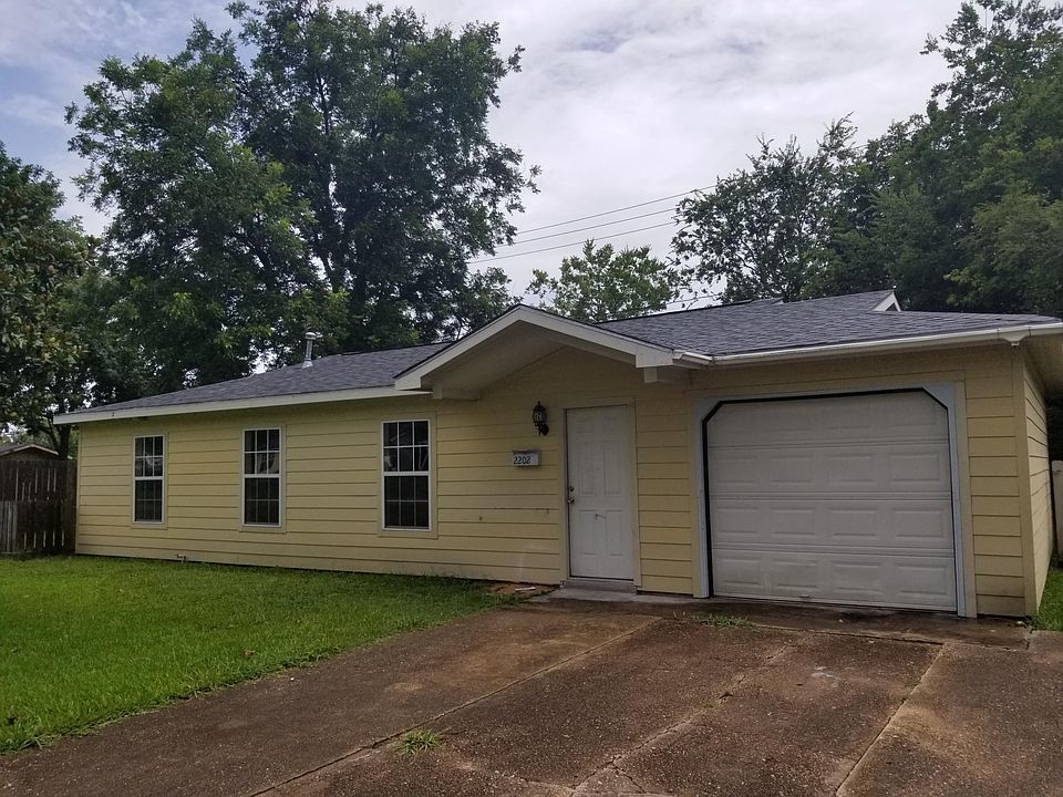 1st image of 2202 Pickerton Dr