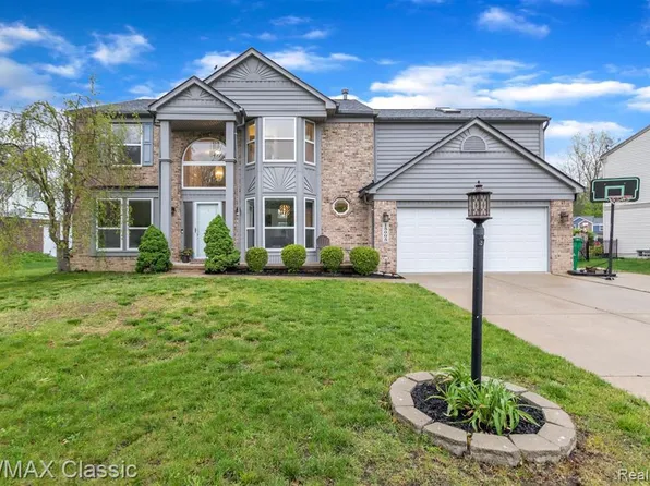 15005 Wildbrook Dr #82, Van Buren Township, MI 48111