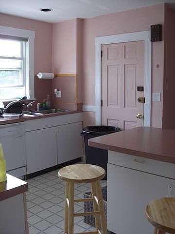 2nd image of 14 Lake St #14