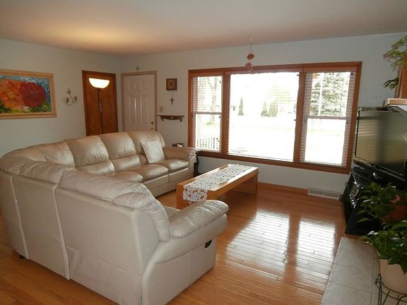 2nd image of 1016 Kenilworth Dr