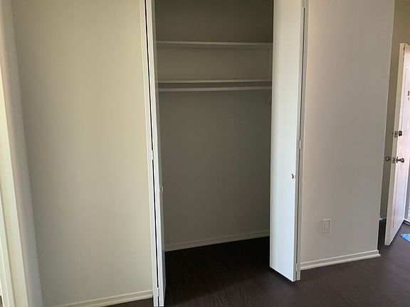 4th image of 321 S Hobart Blvd #305-1/2