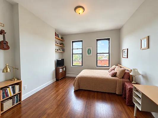 Bedroom, photo 6
