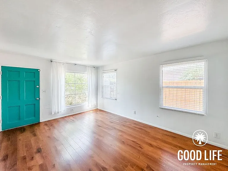 6074 Rock St — Photo 3