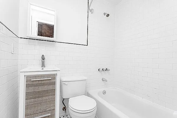 Rented by The InHouse Group | media 11