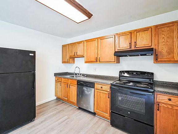 3rd image of 46866 Patuxent Rd