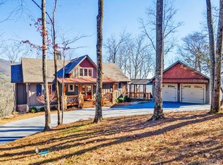 610 Sapphire Ridge Rd, Sapphire, NC 28774
