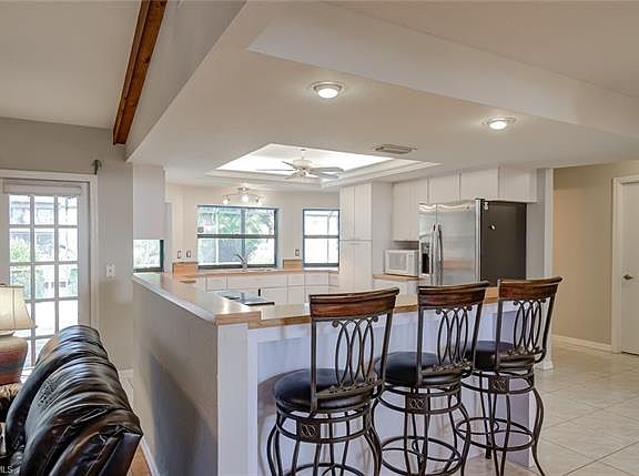 4th image of 4903 SW 11th Pl