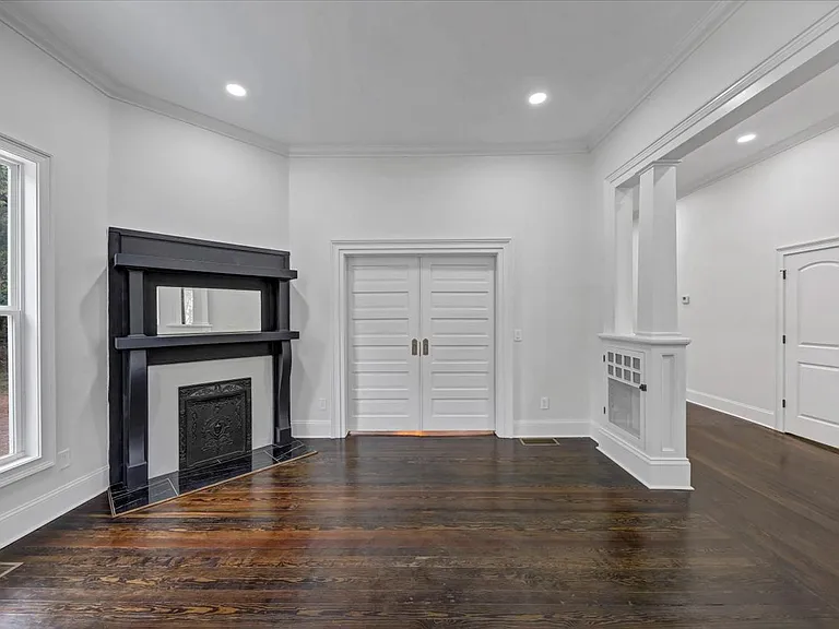 212 S Broad St SW — Photo 30