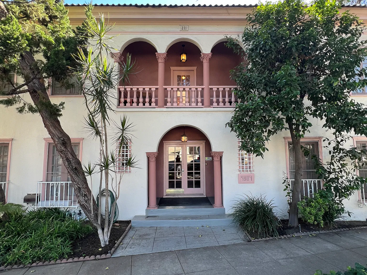 Studio, 450 sqft, $1,600 — Photo 1
