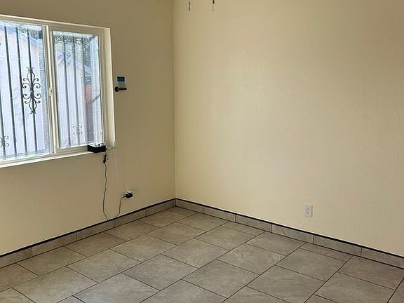 5th image of 1227 Niles St #1