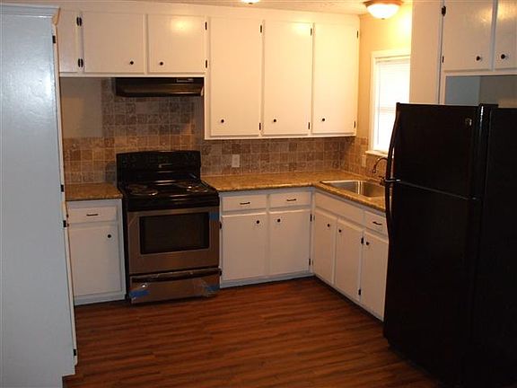 5th image of 1040 Avenue E