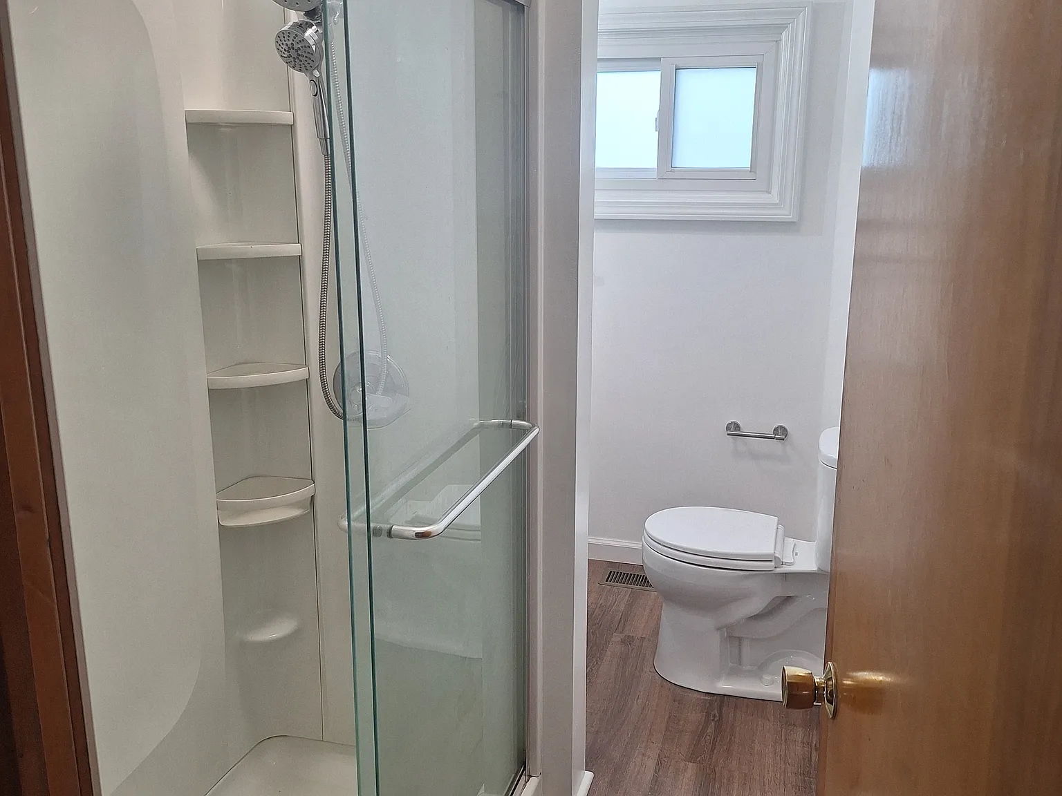 3 bed, 1000 sqft, $1,300 — Photo 3