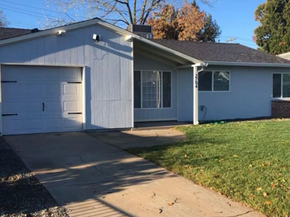 2nd image of 2704 Ribier Way