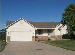 1742 N Walnut Creek Dr, Derby, KS 67037