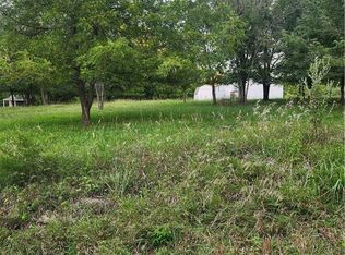 26 Hemlock Ln, Linn Valley, KS 66040
