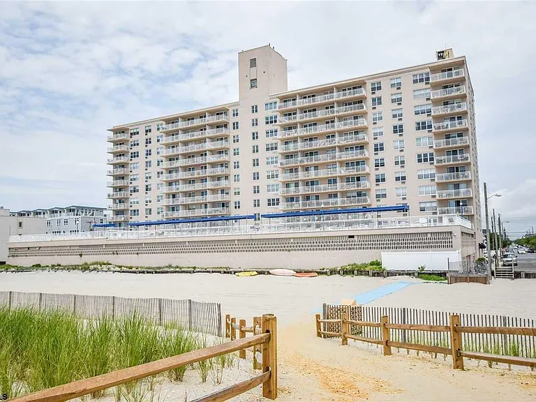 9400 Atlantic Ave #1116 — Photo 31