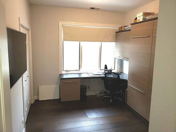 2nd image of 870 N Milwaukee Ave APT 204F