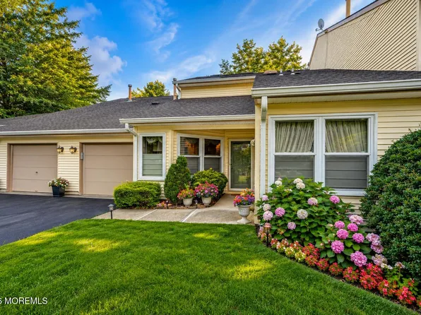 22 Aspen Avenue, Englishtown, NJ 07726