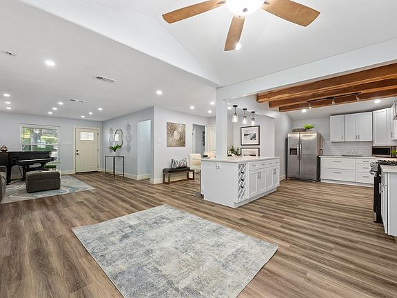 5th image of 5100 Plumas Ln