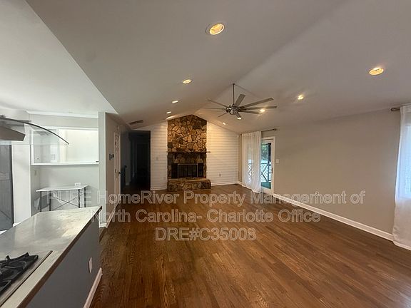 4th image of 1945 Slater Rd