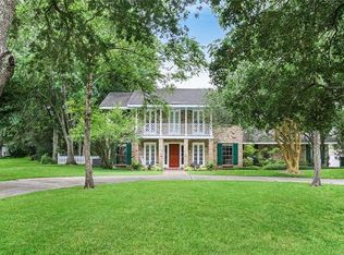 16 Hermitage Ct, Destrehan, LA 70047