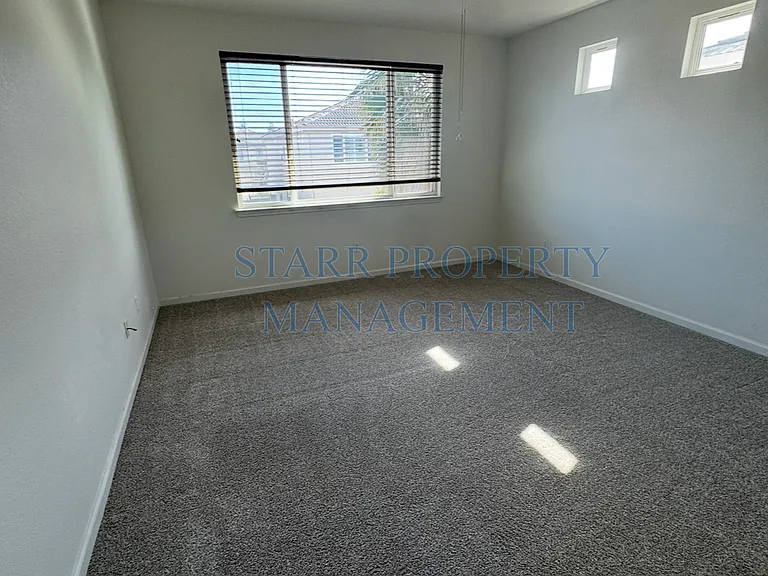 2146 Evening St — Photo 15