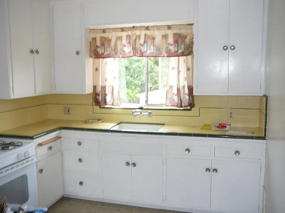 3068 Luna Dr