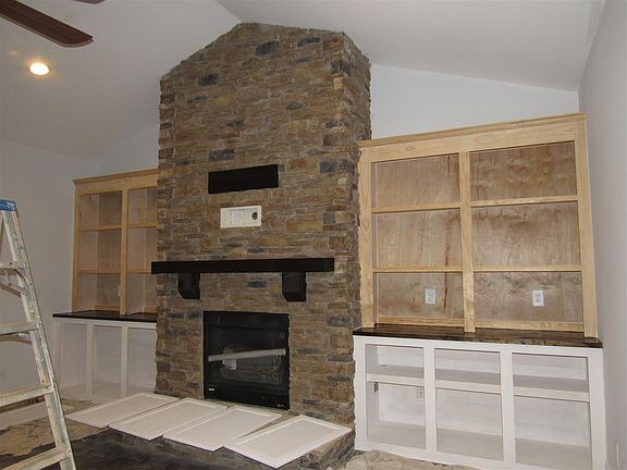 5th image of 71 E Saddle Ct