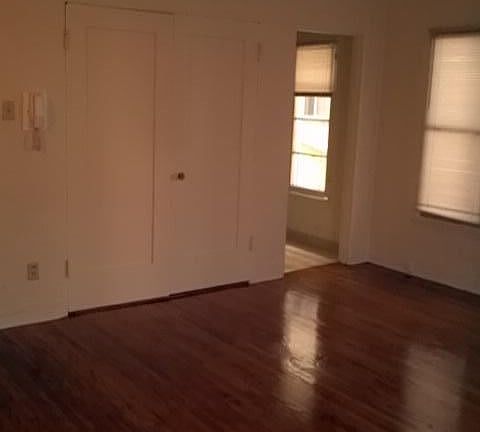 4th image of 25 Argonne Ave APT 02